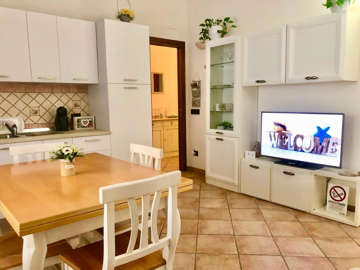 Presso La Maison De Gioel Usufruirai Di Un Appartamento Indipendente Dotato Di Uso Cucina E Lavatrice Arredato In Maniera Funzionale Situato In Ottima Posizione Vicino A Supermercati Caffetterie Pasticcerie Bar Pizzerie E Tanti Altri Servizi Olbia Exteriér fotografie