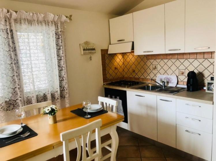 Presso La Maison De Gioel Usufruirai Di Un Appartamento Indipendente Dotato Di Uso Cucina E Lavatrice Arredato In Maniera Funzionale Situato In Ottima Posizione Vicino A Supermercati Caffetterie Pasticcerie Bar Pizzerie E Tanti Altri Servizi Olbia Exteriér fotografie